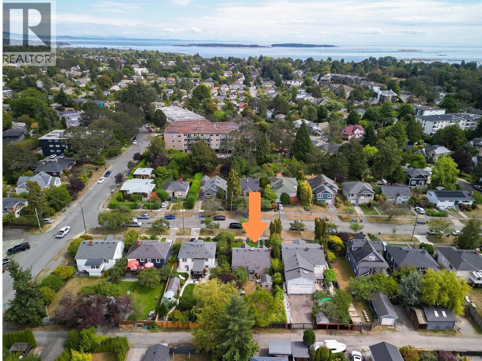 Photo 27 of 2510 Epworth St, Oak Bay BC