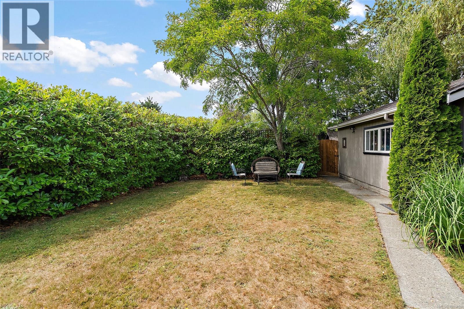 Photo 23 of 2510 Epworth St, Oak Bay BC