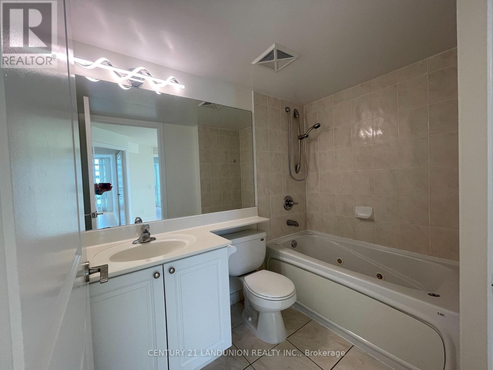 Photo 15 of 2115 35 Bales Avenue, Toronto ON