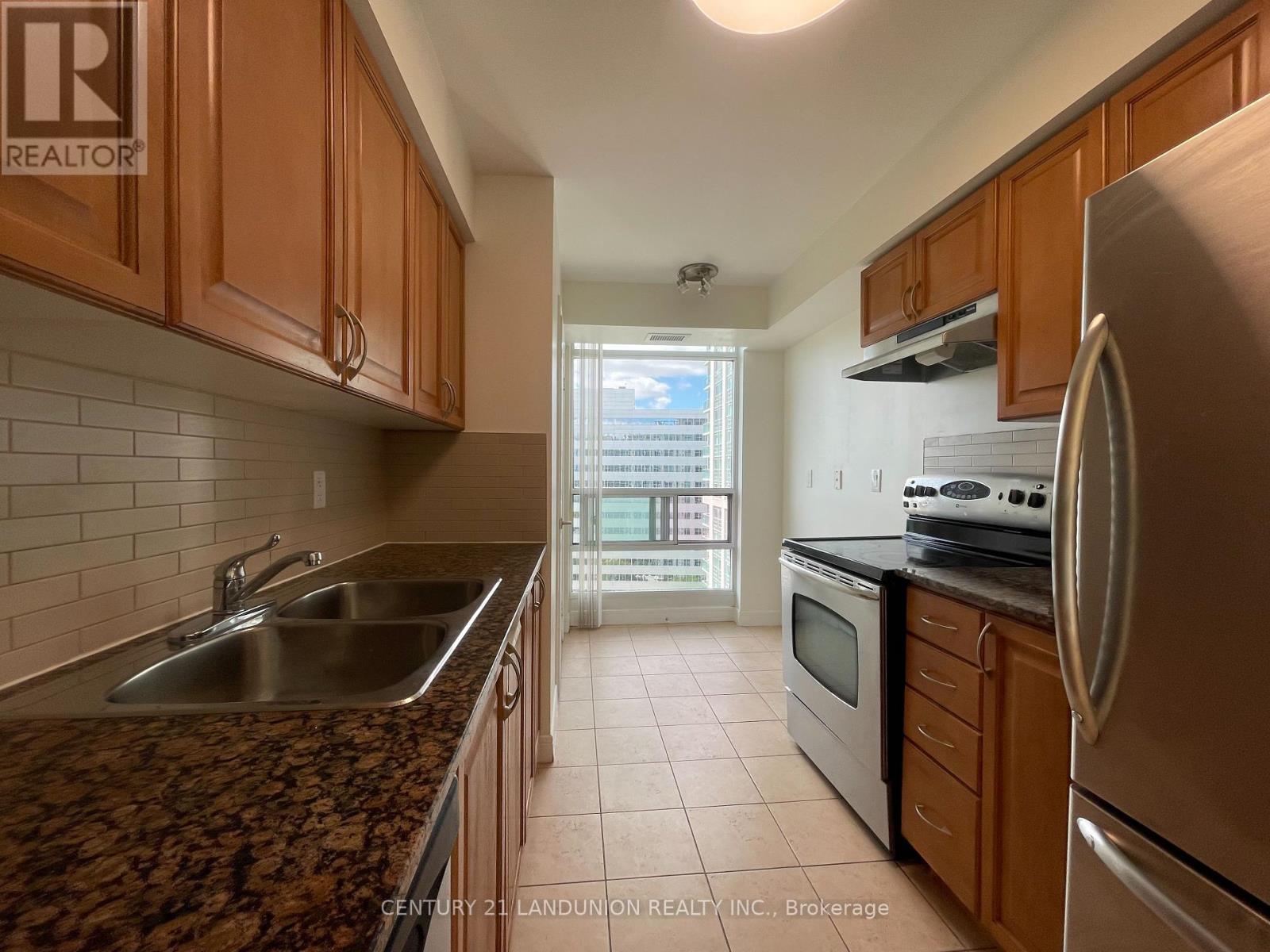 Photo 3 of 2115 35 Bales Avenue, Toronto ON