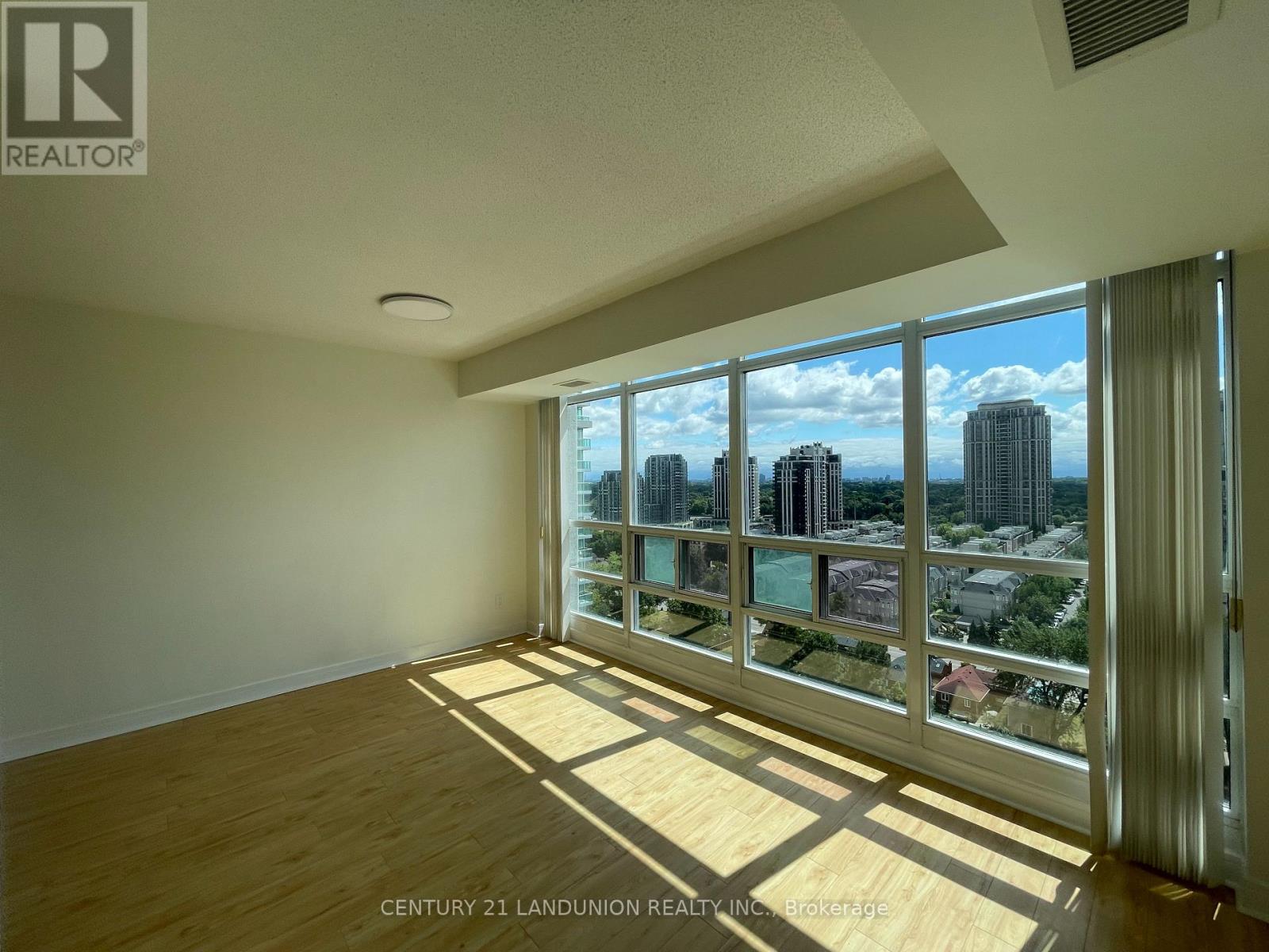 Photo 16 of 2115 35 Bales Avenue, Toronto ON