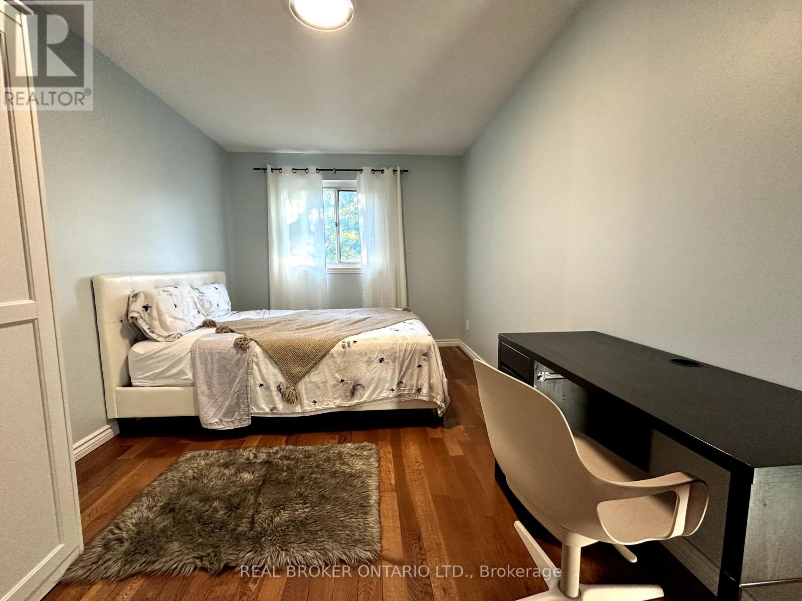 Photo 12 of 86 Valdor Drive, Toronto ON