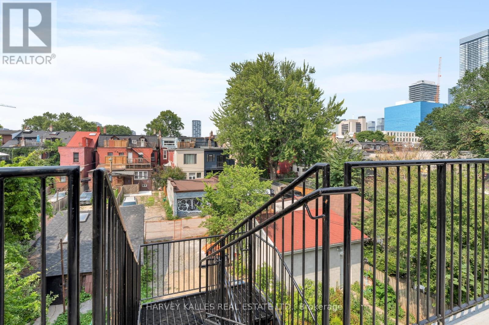 Photo 9 of 3 24 Sullivan Street, Toronto ON