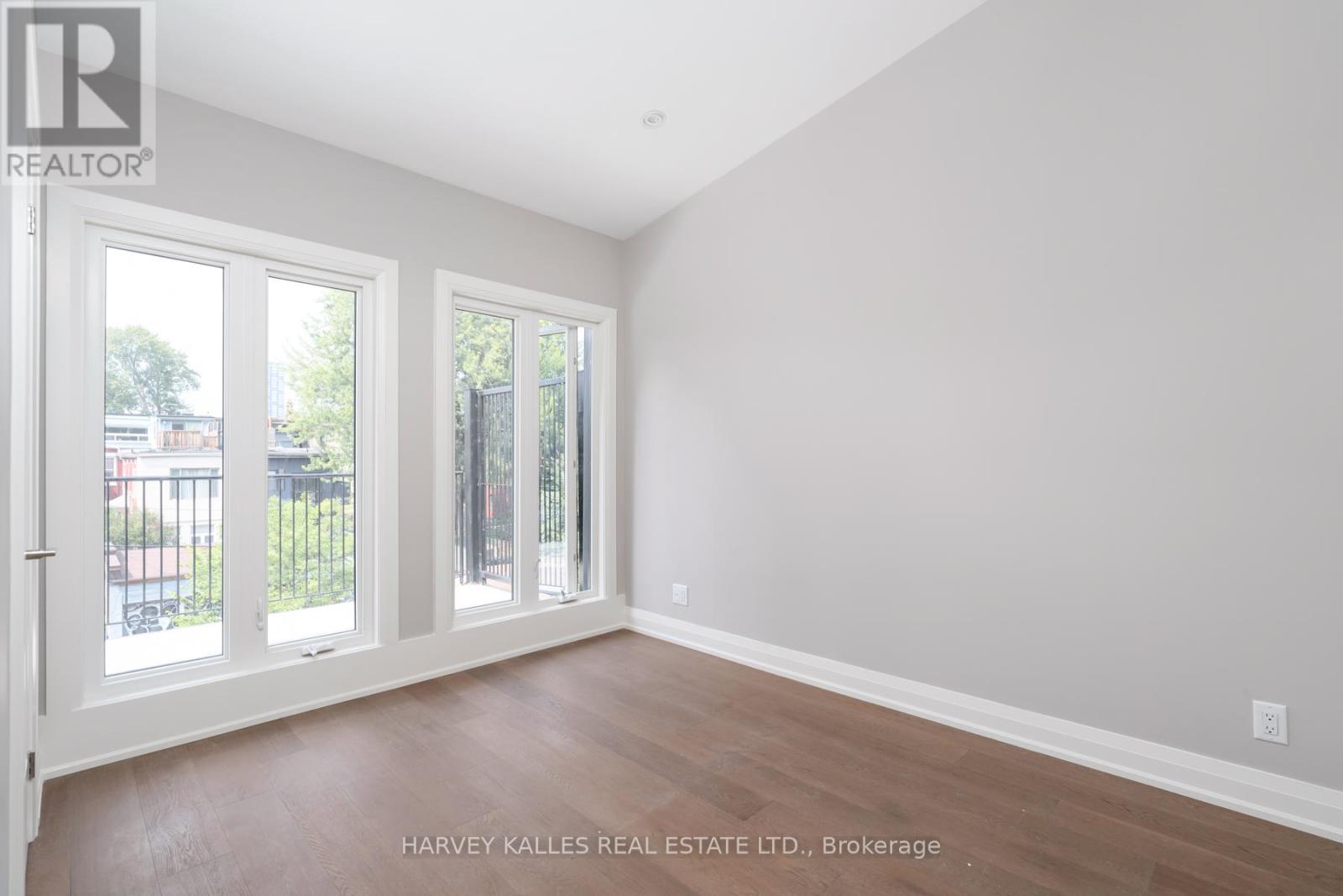 Photo 6 of 3 24 Sullivan Street, Toronto ON