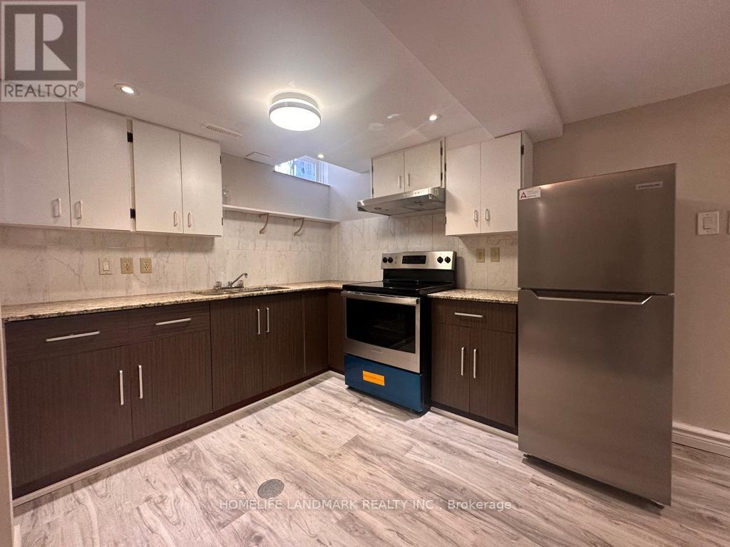 Photo 10 of 940 Hampstead Court, Mississauga ON