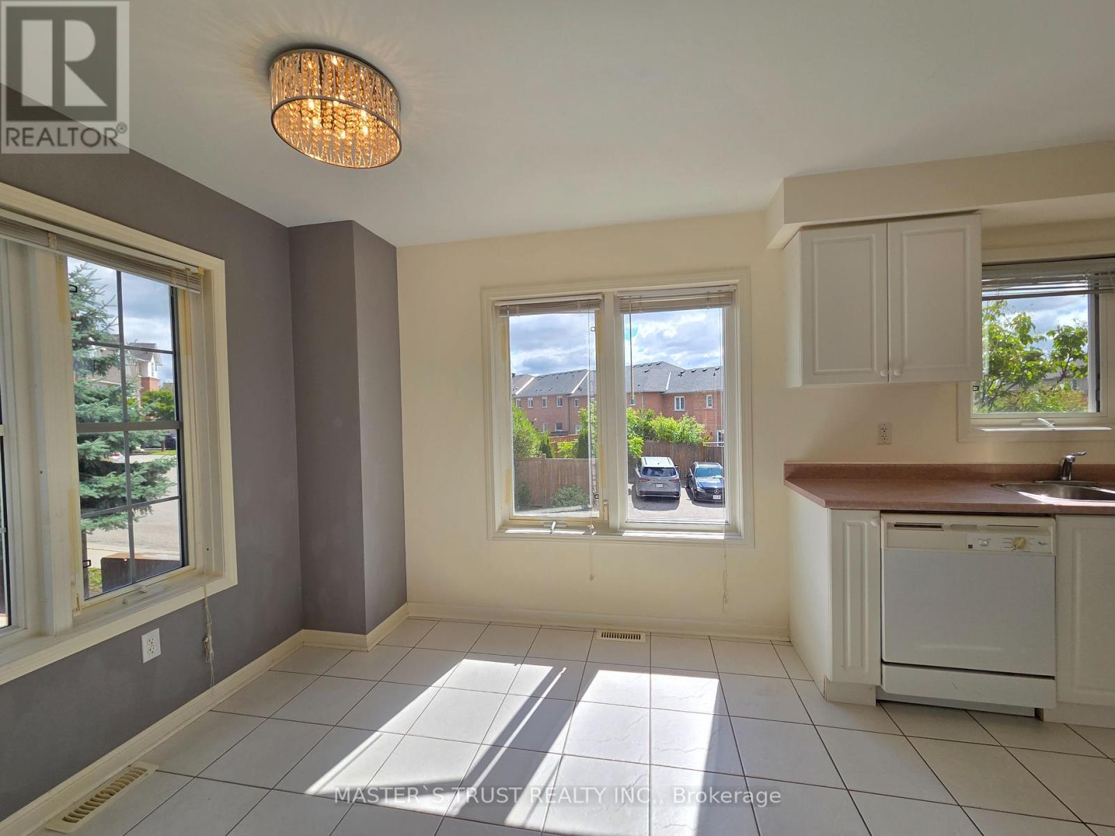 Photo 5 of 5 Nakina Way, Markham ON