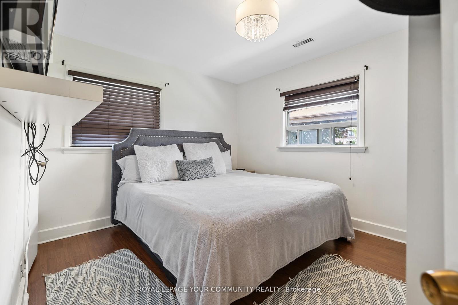 Photo 10 of 70 Simmons Street, Vaughan ON