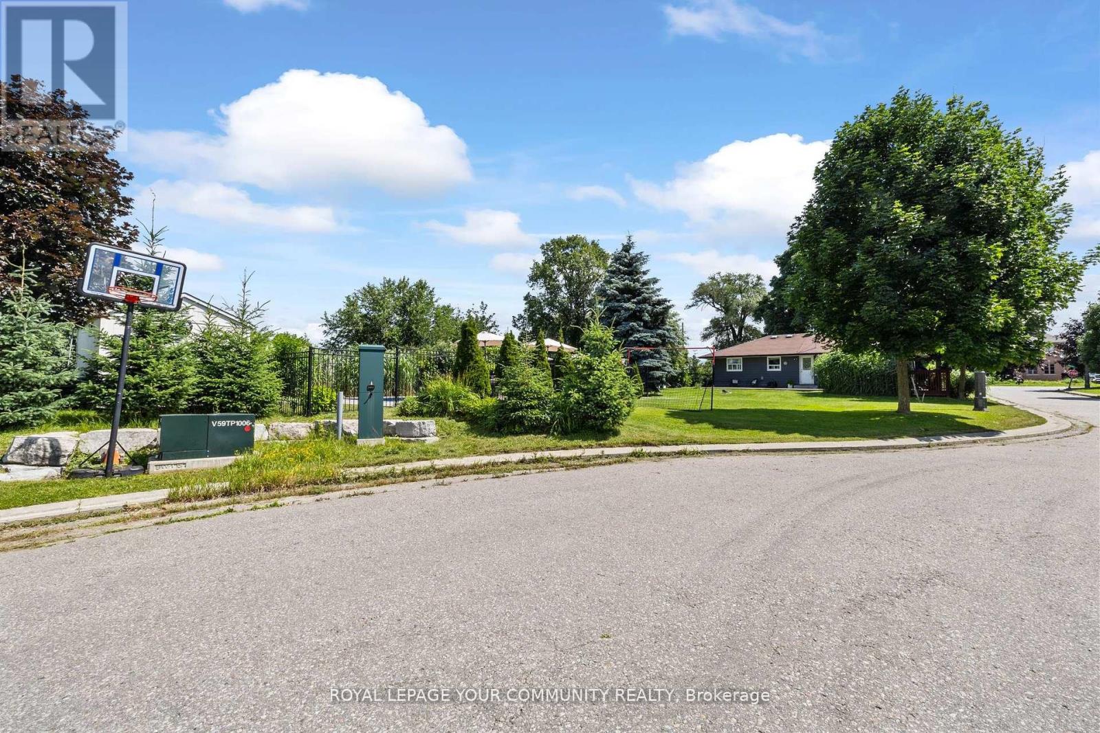 Photo 16 of 70 Simmons Street, Vaughan ON