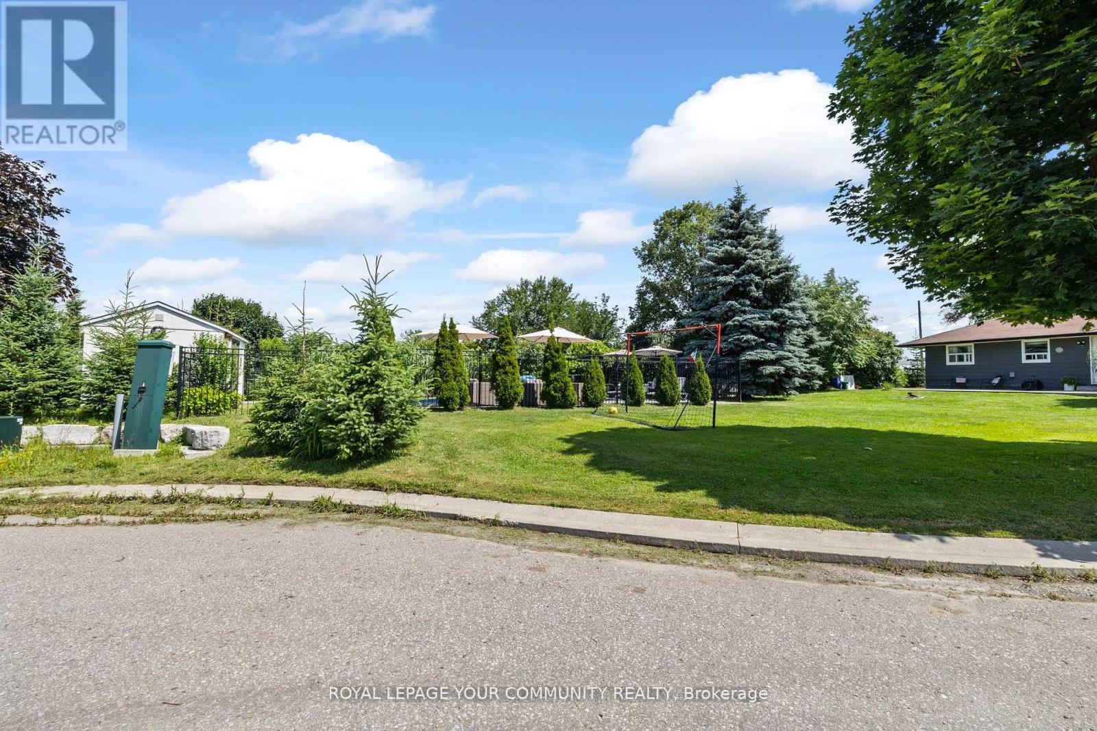 Photo 22 of 70 Simmons Street, Vaughan ON
