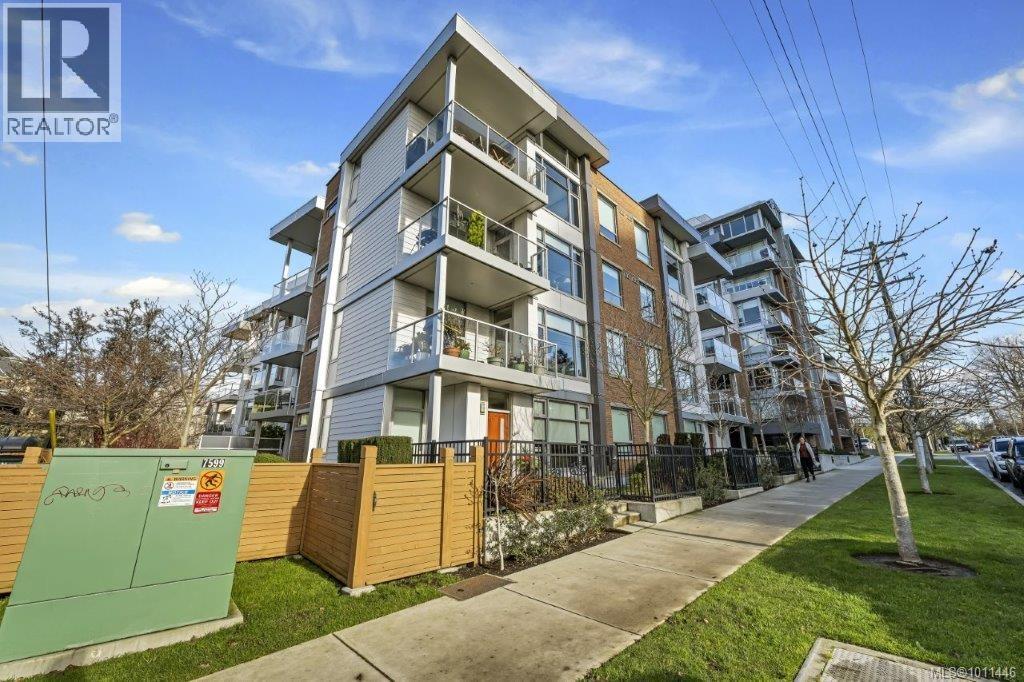 303 640 Michigan Street, Victoria