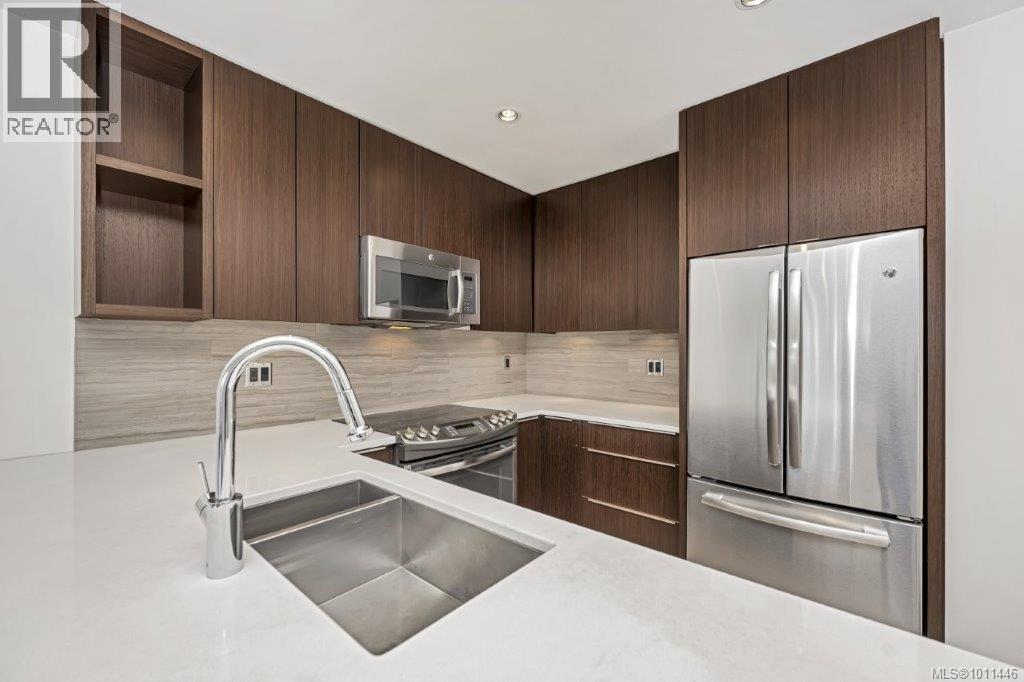 303 640 Michigan Street, Victoria