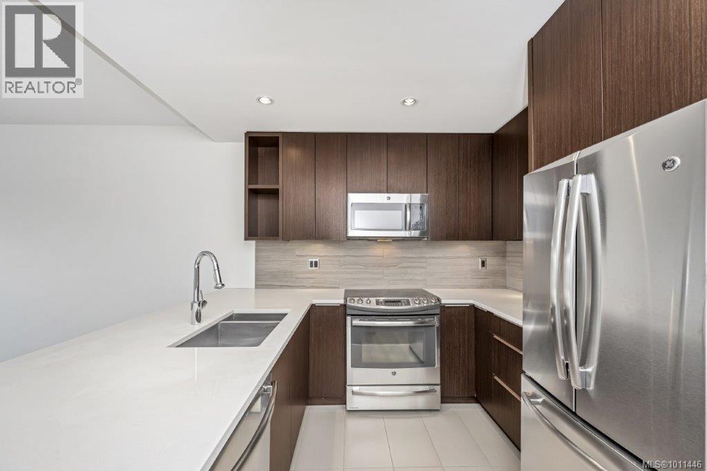 303 640 Michigan Street, Victoria