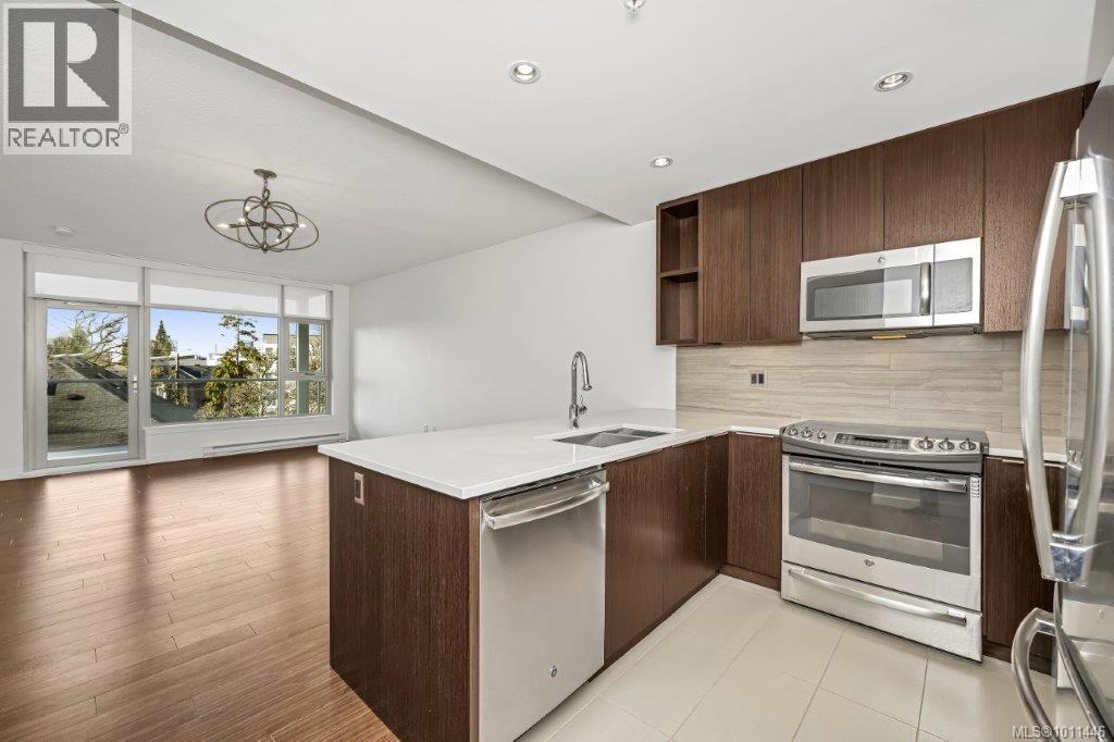303 640 Michigan Street, Victoria