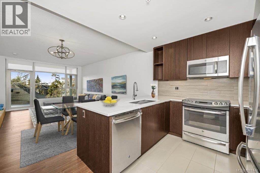 303 640 Michigan Street, Victoria