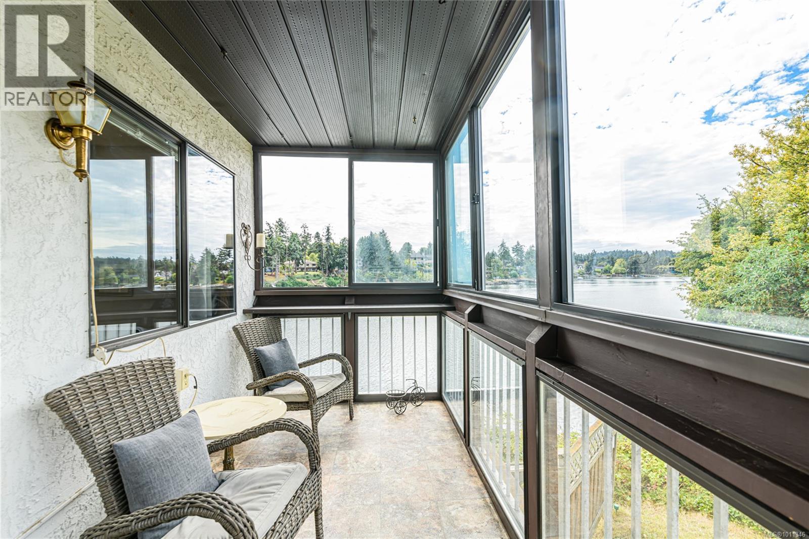 Photo 10 of 204 71 Gorge Rd W, Saanich BC