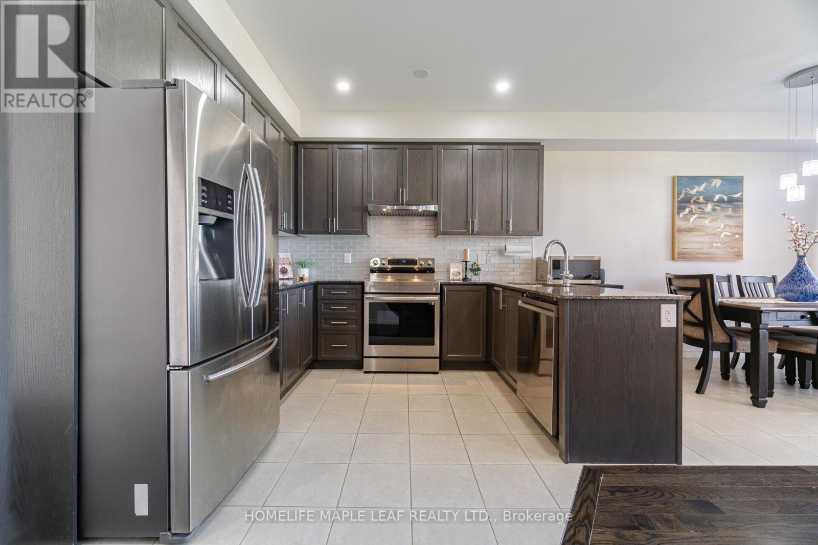 Photo 10 of 30 Agava Street, Brampton ON