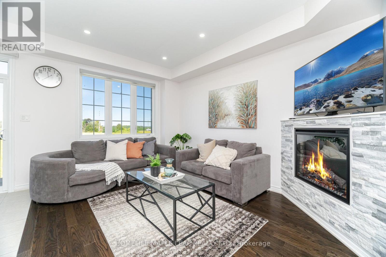 Photo 13 of 30 Agava Street, Brampton ON