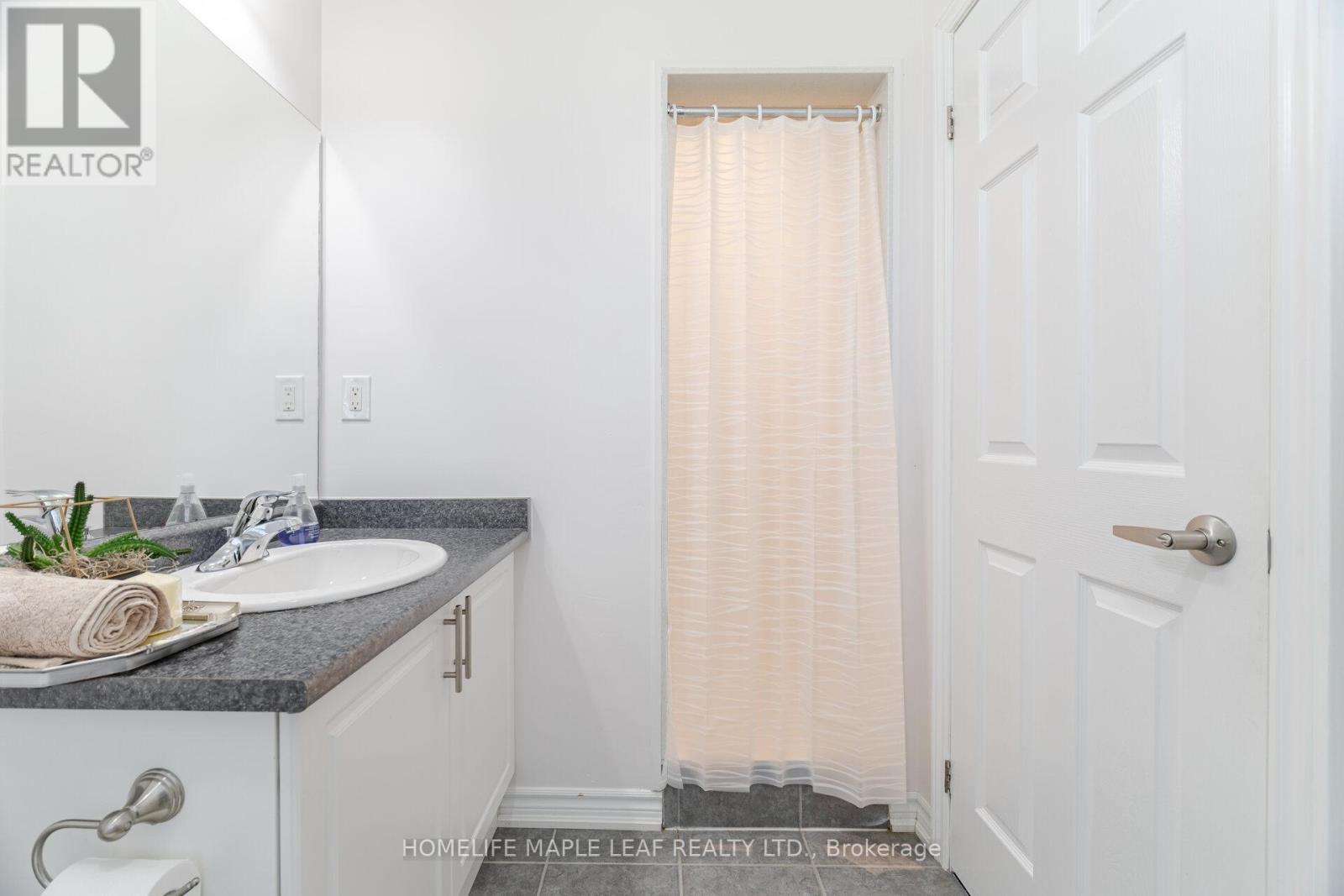 Photo 28 of 30 Agava Street, Brampton ON