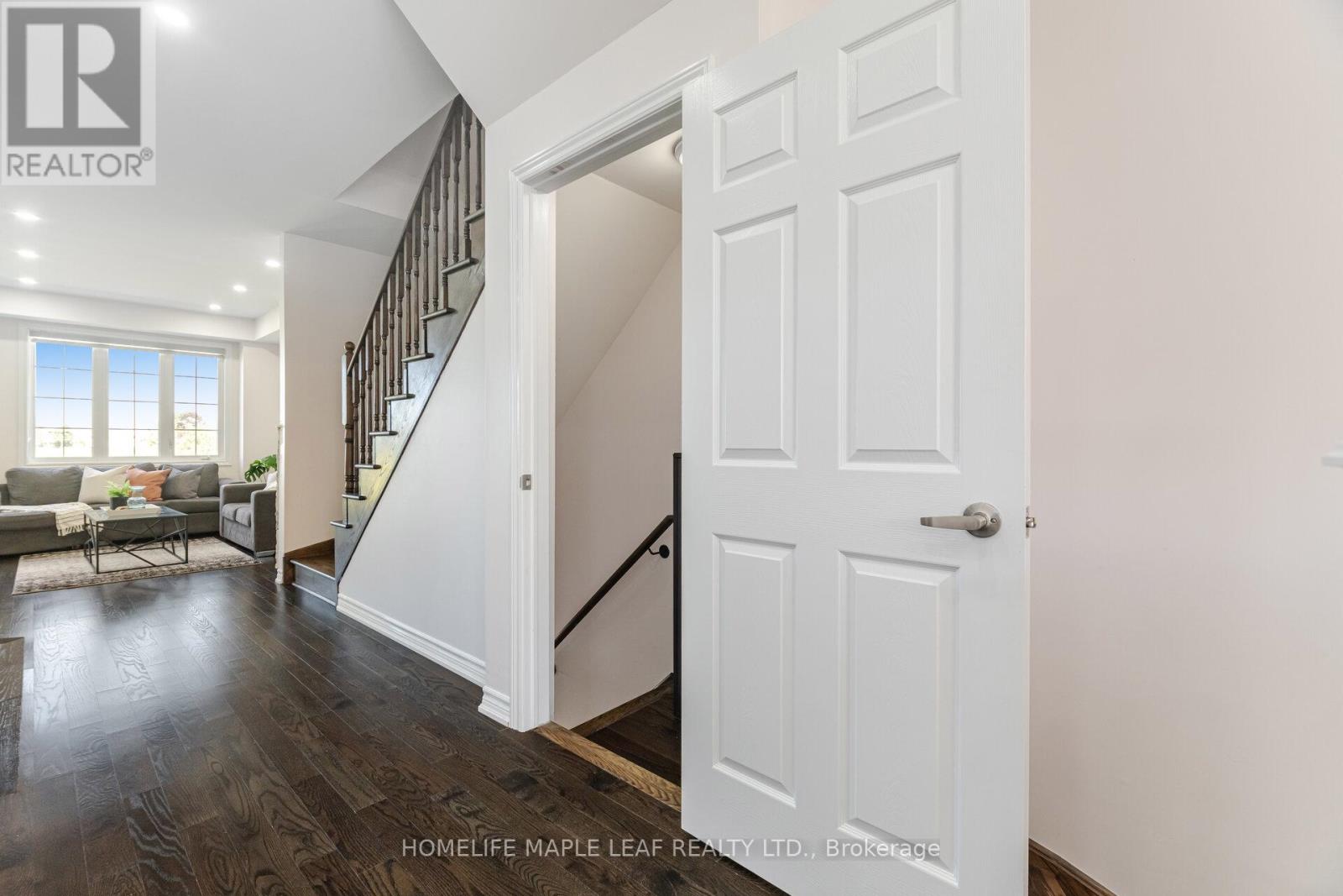 Photo 34 of 30 Agava Street, Brampton ON