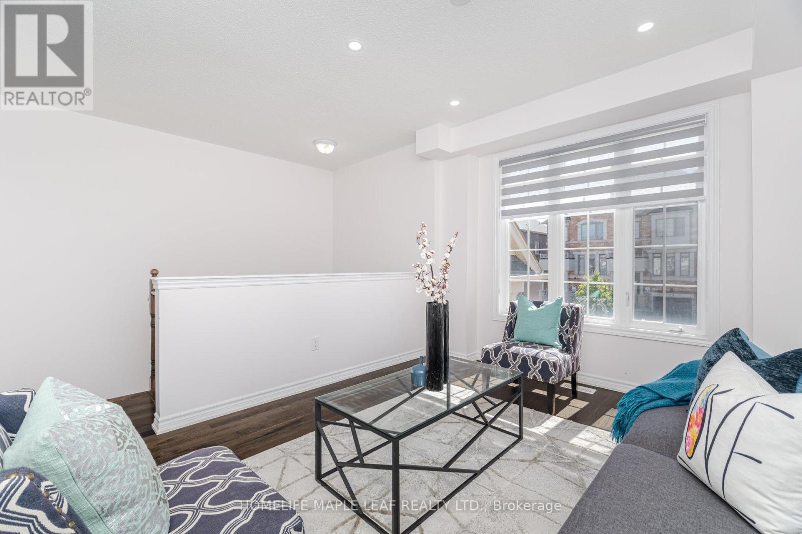 Photo 6 of 30 Agava Street, Brampton ON