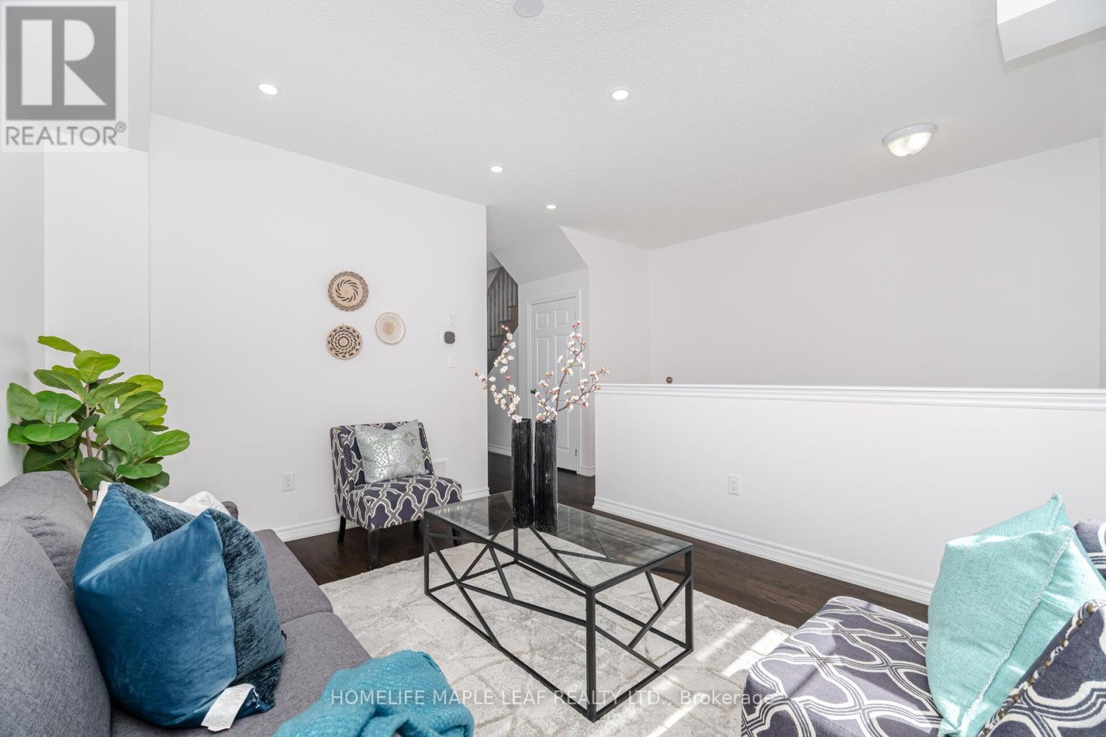 Photo 7 of 30 Agava Street, Brampton ON