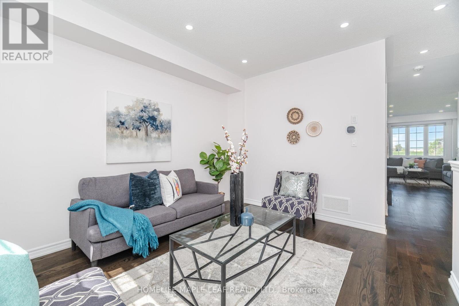 Photo 8 of 30 Agava Street, Brampton ON