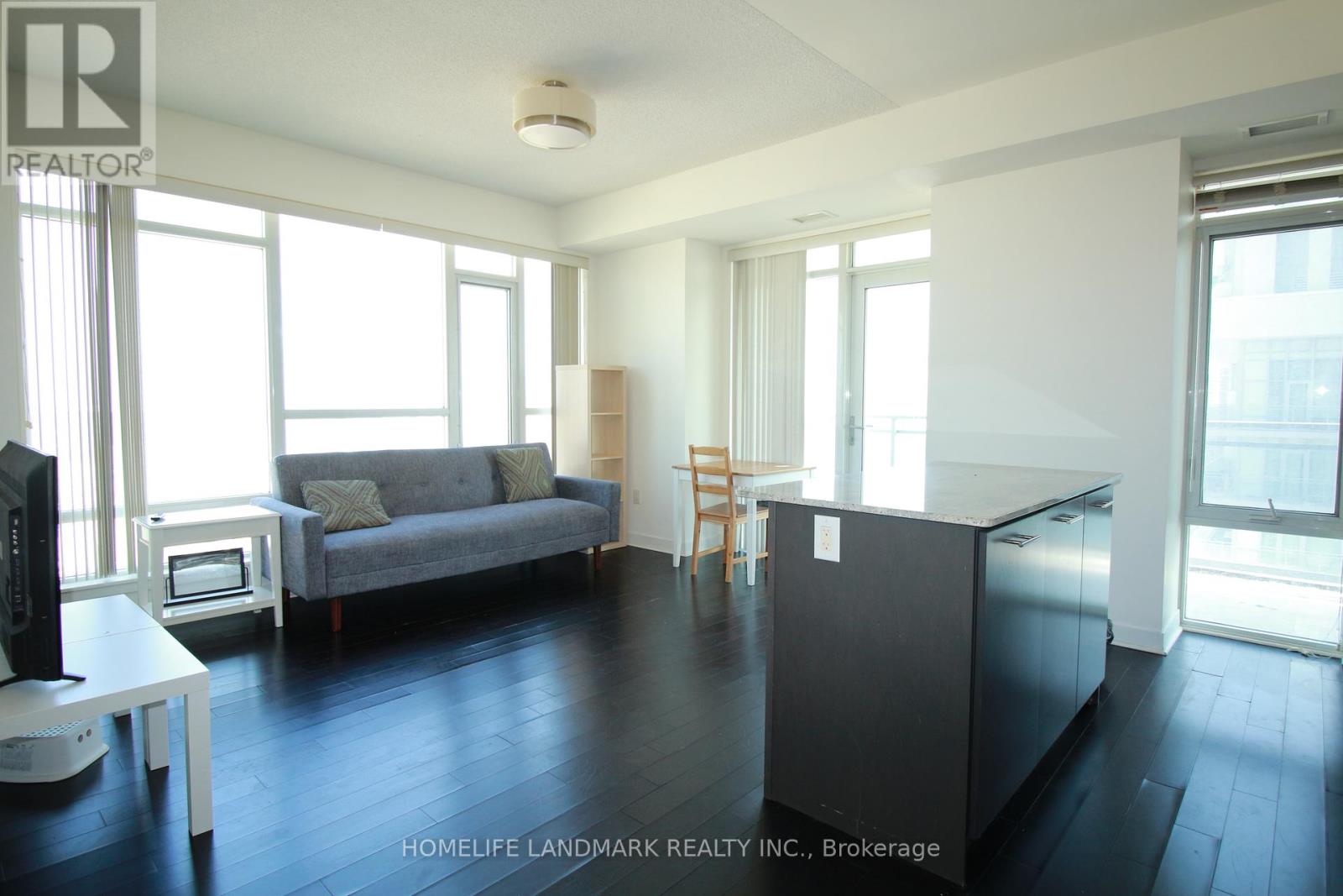Photo 10 of 2202 360 Square One Drive, Mississauga ON
