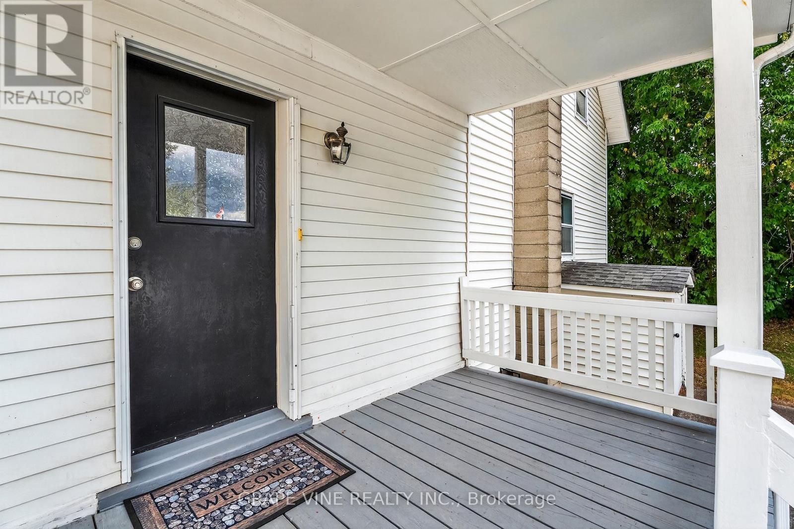Photo 11 of 814 Laurier Street, Clarencerockland ON