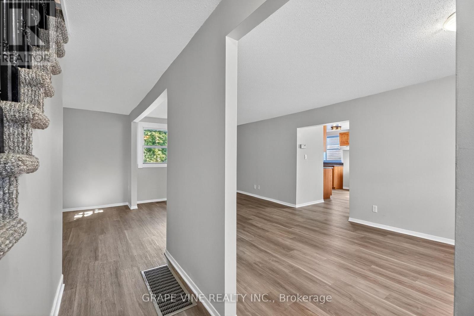 Photo 1 of 814 Laurier Street, Clarencerockland ON