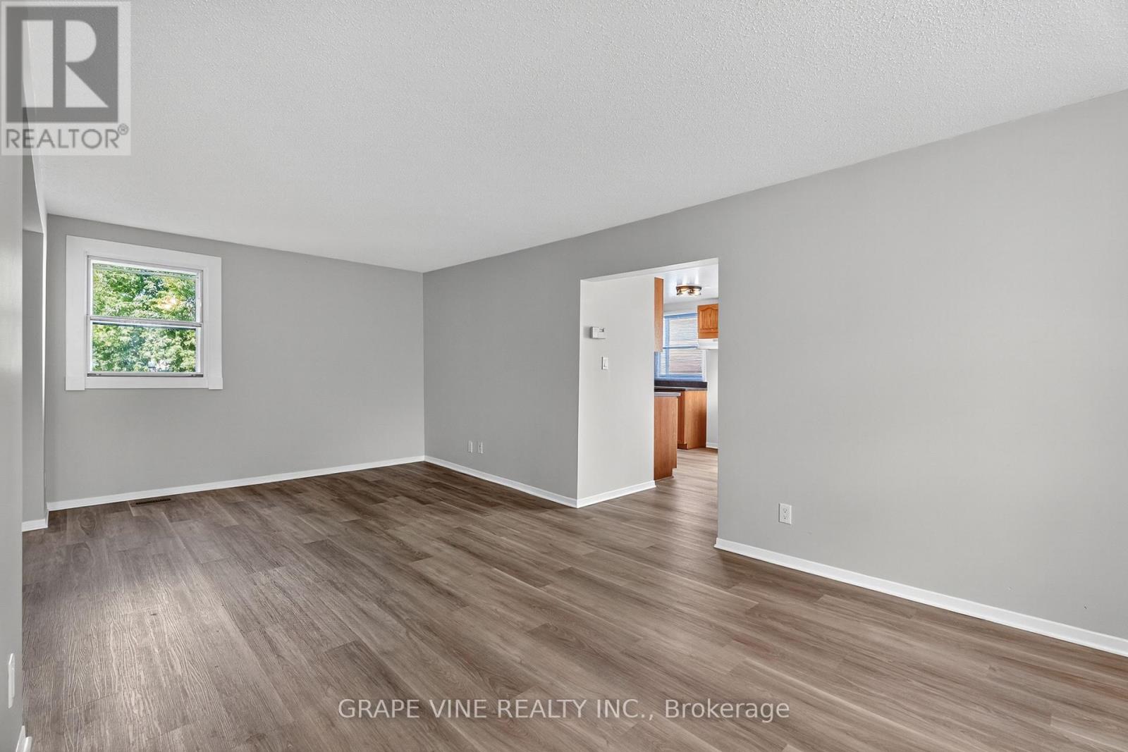 Photo 8 of 814 Laurier Street, Clarencerockland ON
