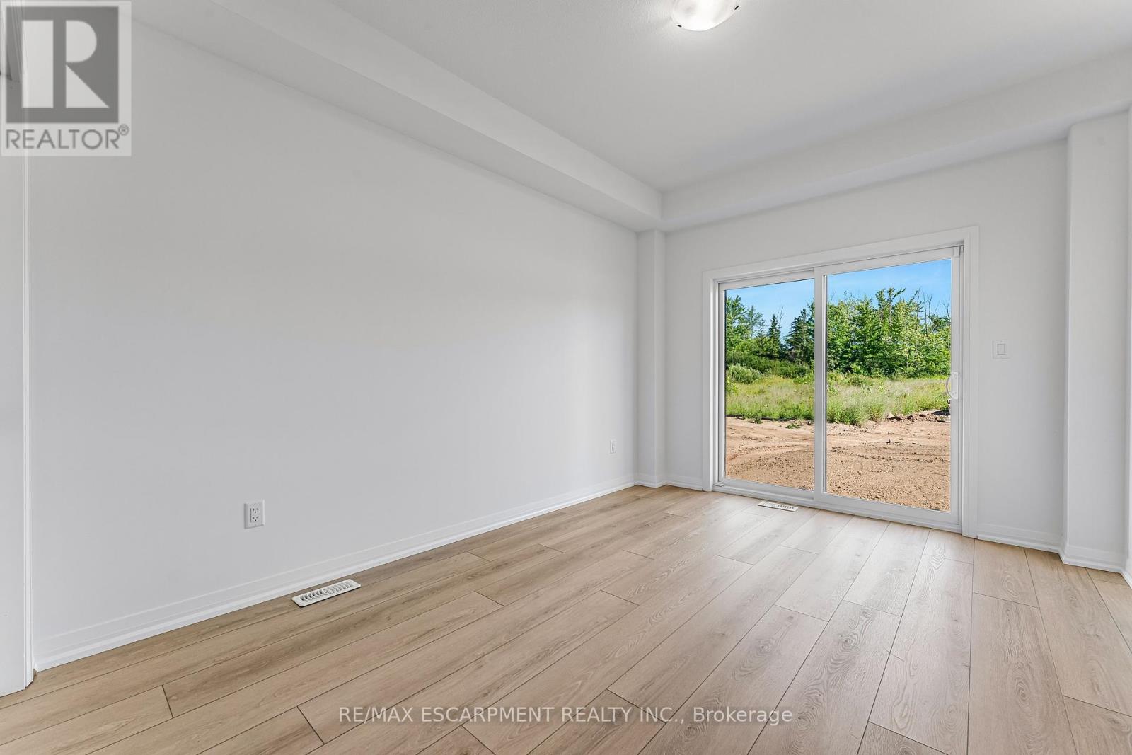 Photo 25 of 902 Rutherford Street, Fort Erie ON