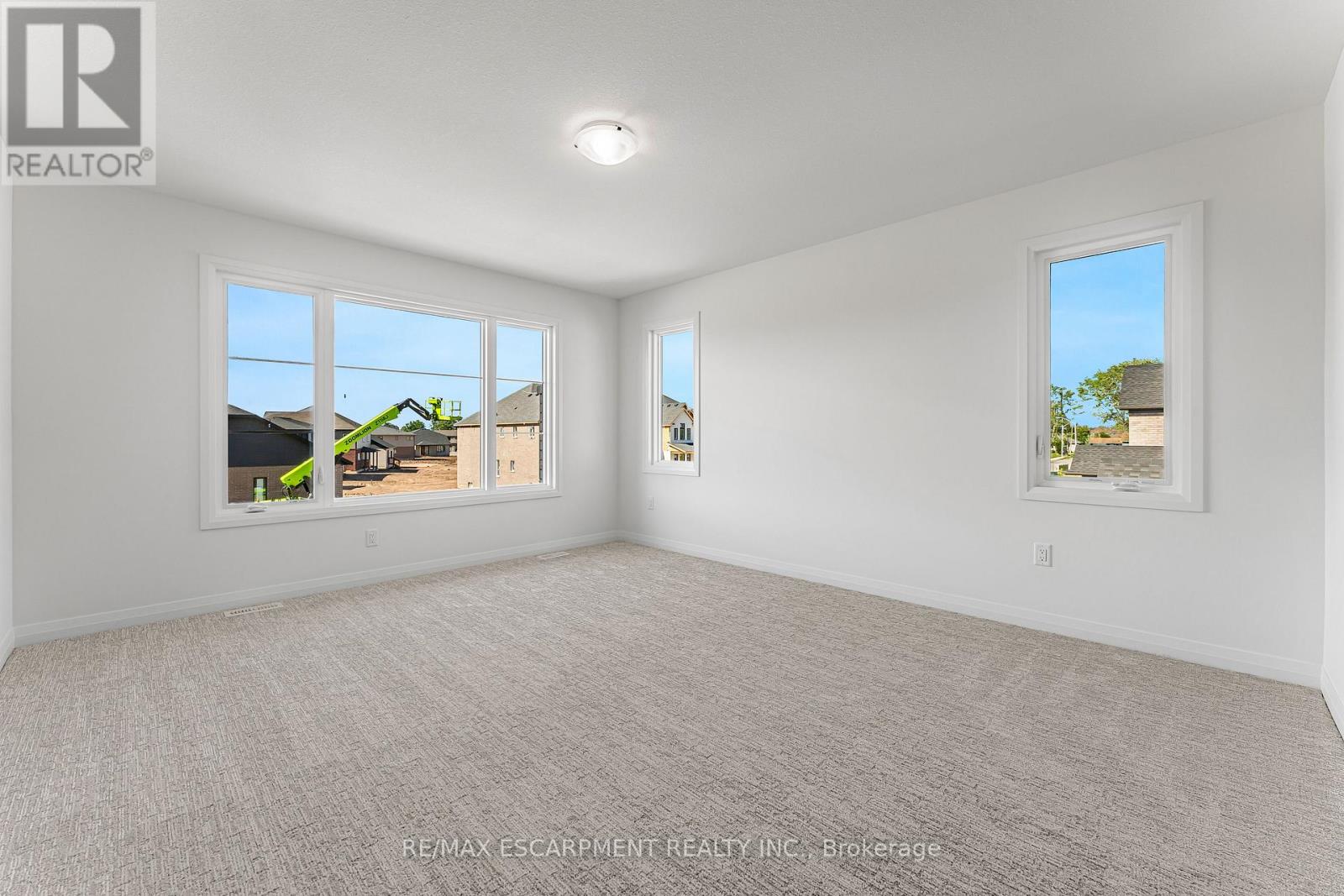 Photo 13 of 902 Rutherford Street, Fort Erie ON