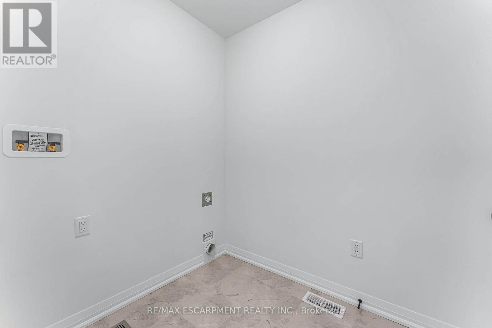 Photo 1 of 902 Rutherford Street, Fort Erie ON