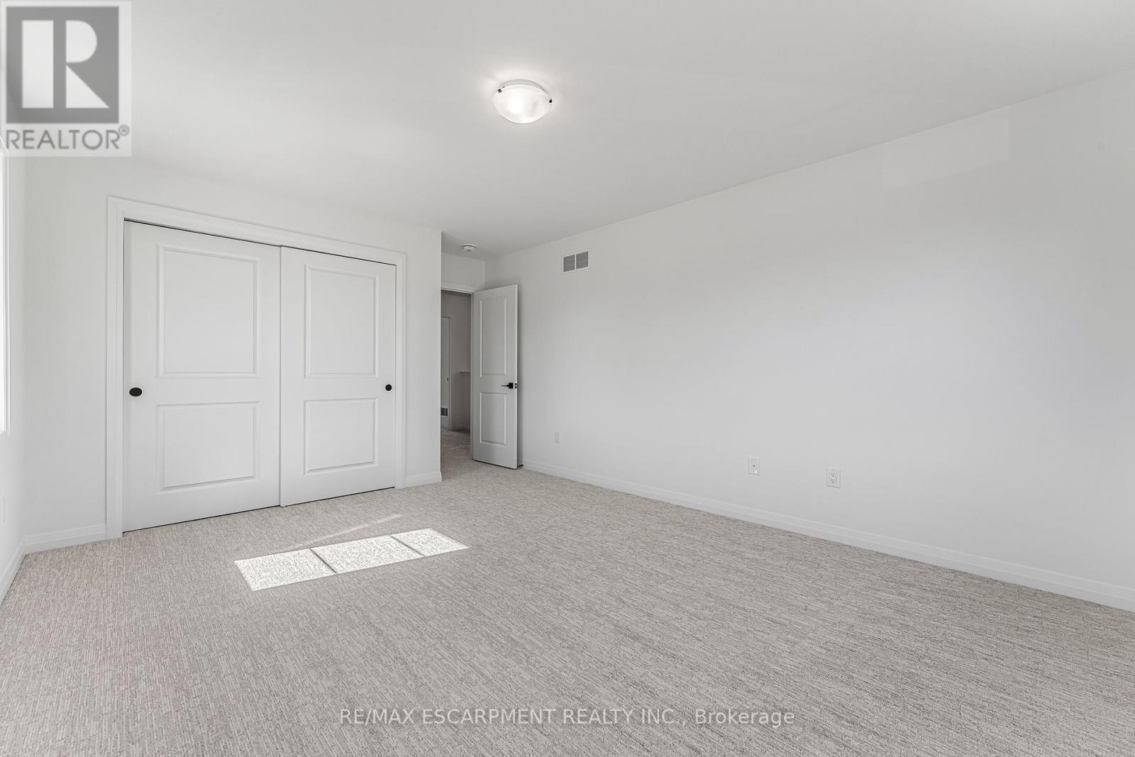 Photo 37 of 902 Rutherford Street, Fort Erie ON