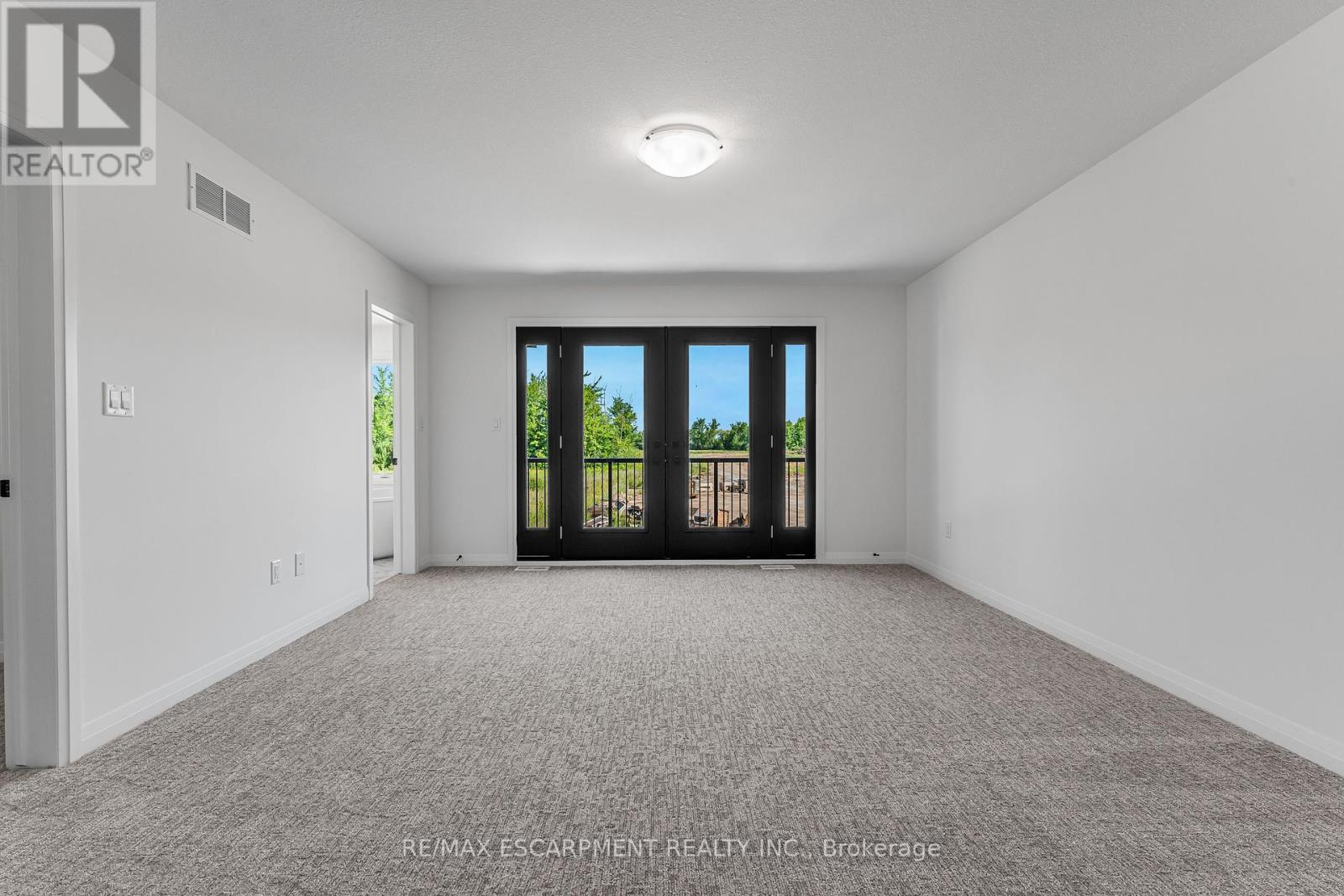 Photo 20 of 902 Rutherford Street, Fort Erie ON