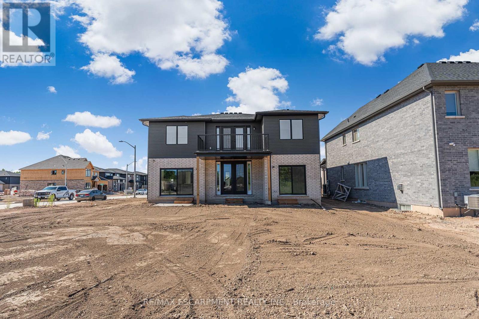 Photo 4 of 902 Rutherford Street, Fort Erie ON