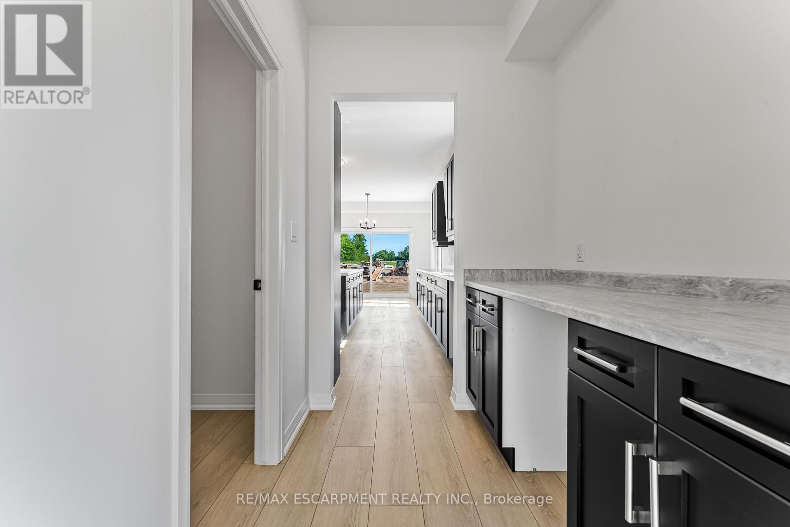 Photo 5 of 902 Rutherford Street, Fort Erie ON