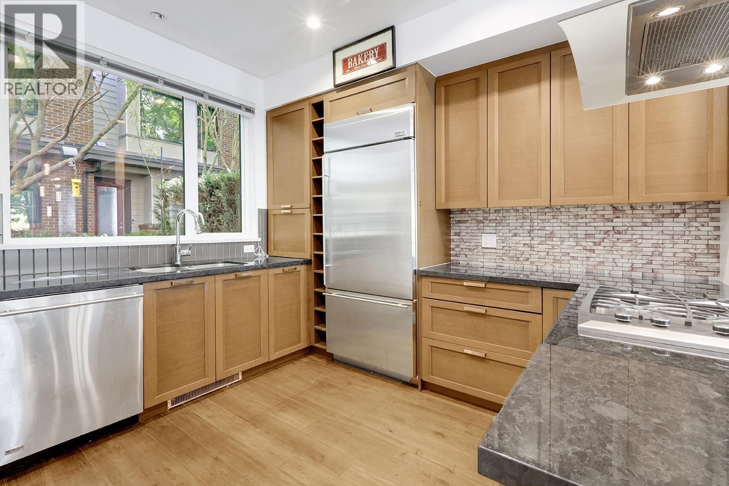 Photo 27 of 5 230 Salter Street, New Westminster BC