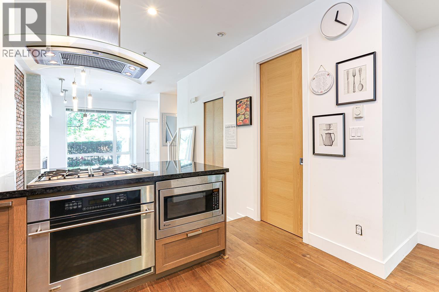 Photo 32 of 5 230 Salter Street, New Westminster BC
