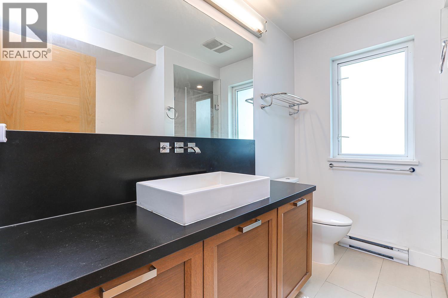 Photo 12 of 5 230 Salter Street, New Westminster BC