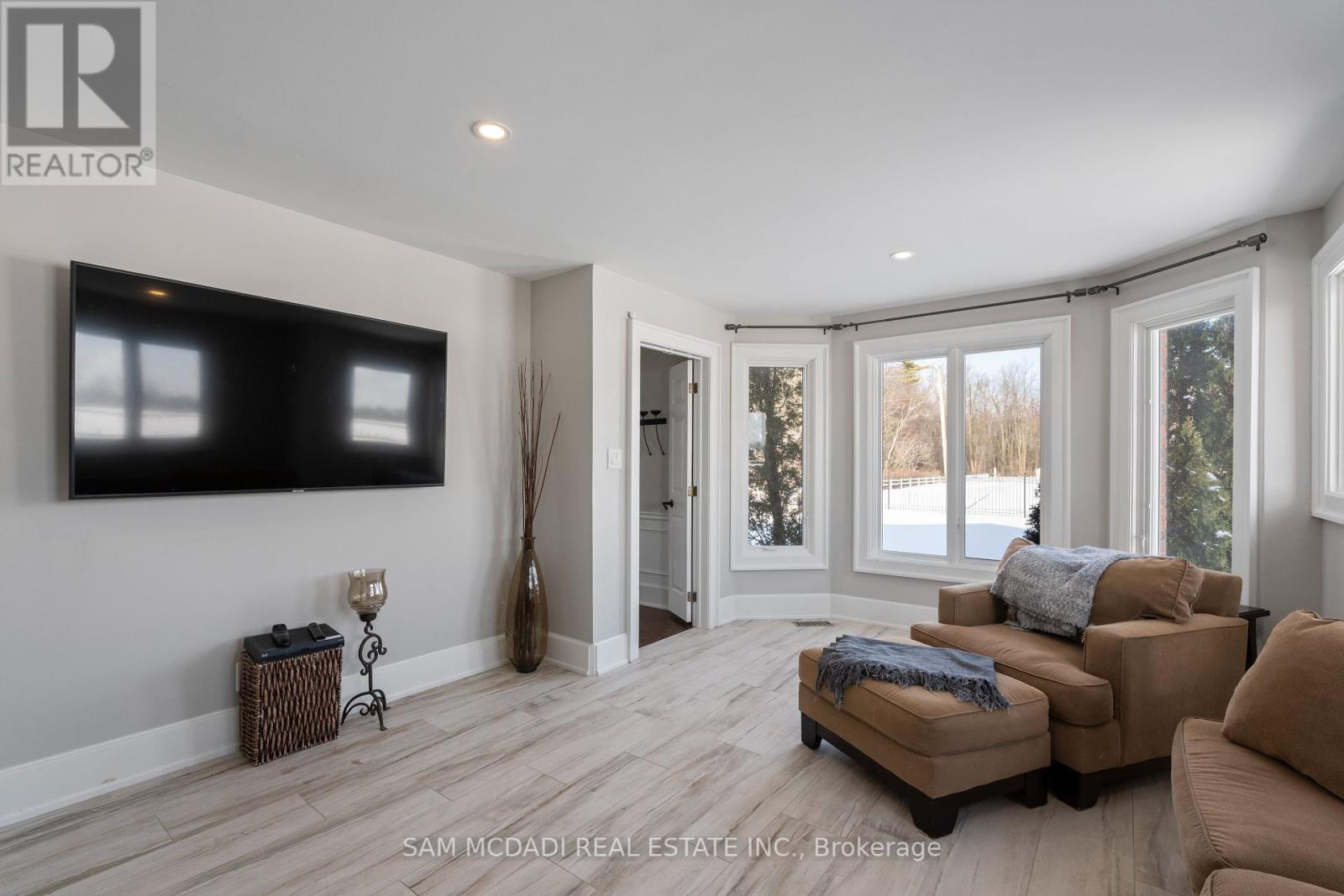 Photo 13 of 1046 Concession 6 Road W, Hamilton ON