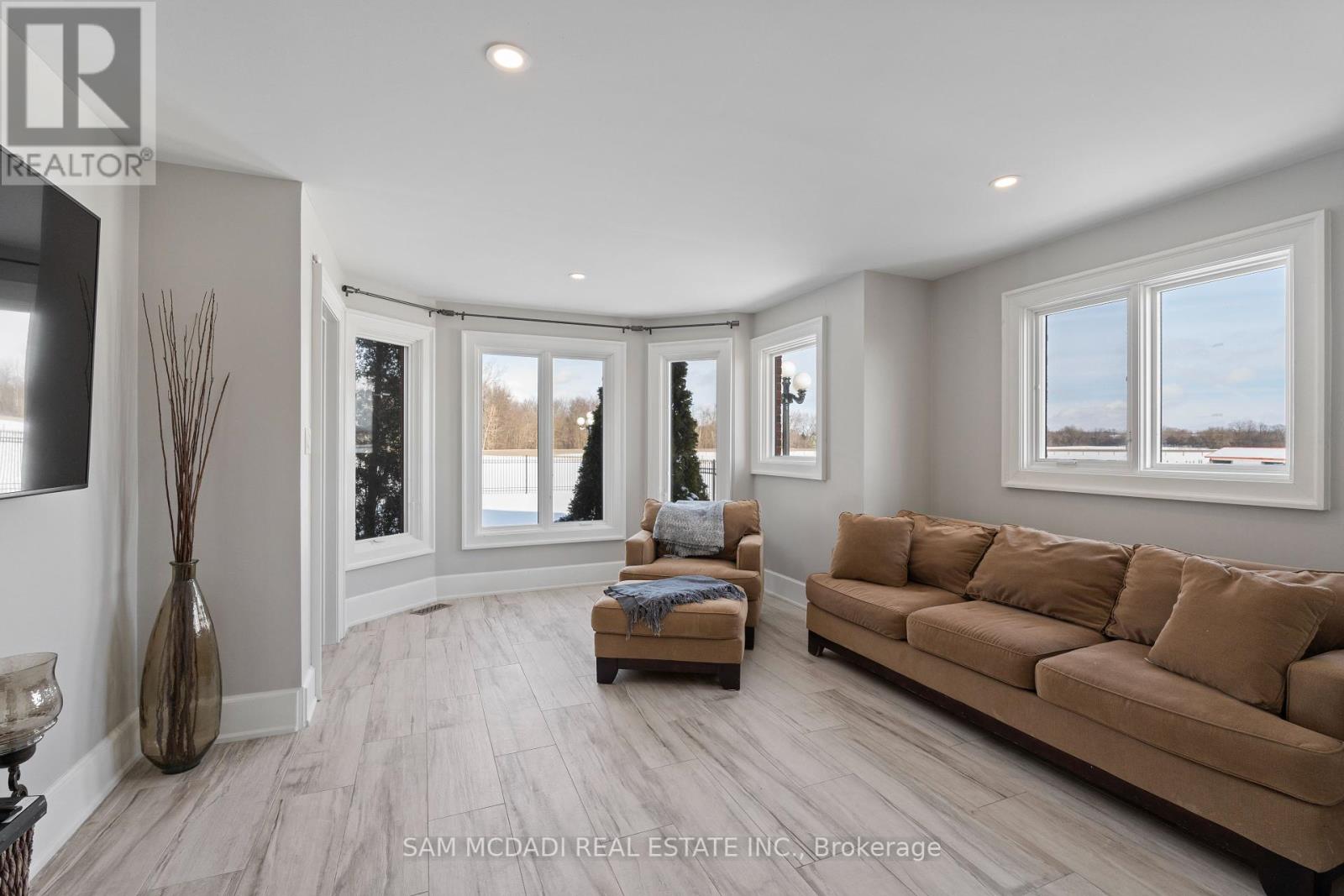 Photo 27 of 1046 Concession 6 Road W, Hamilton ON