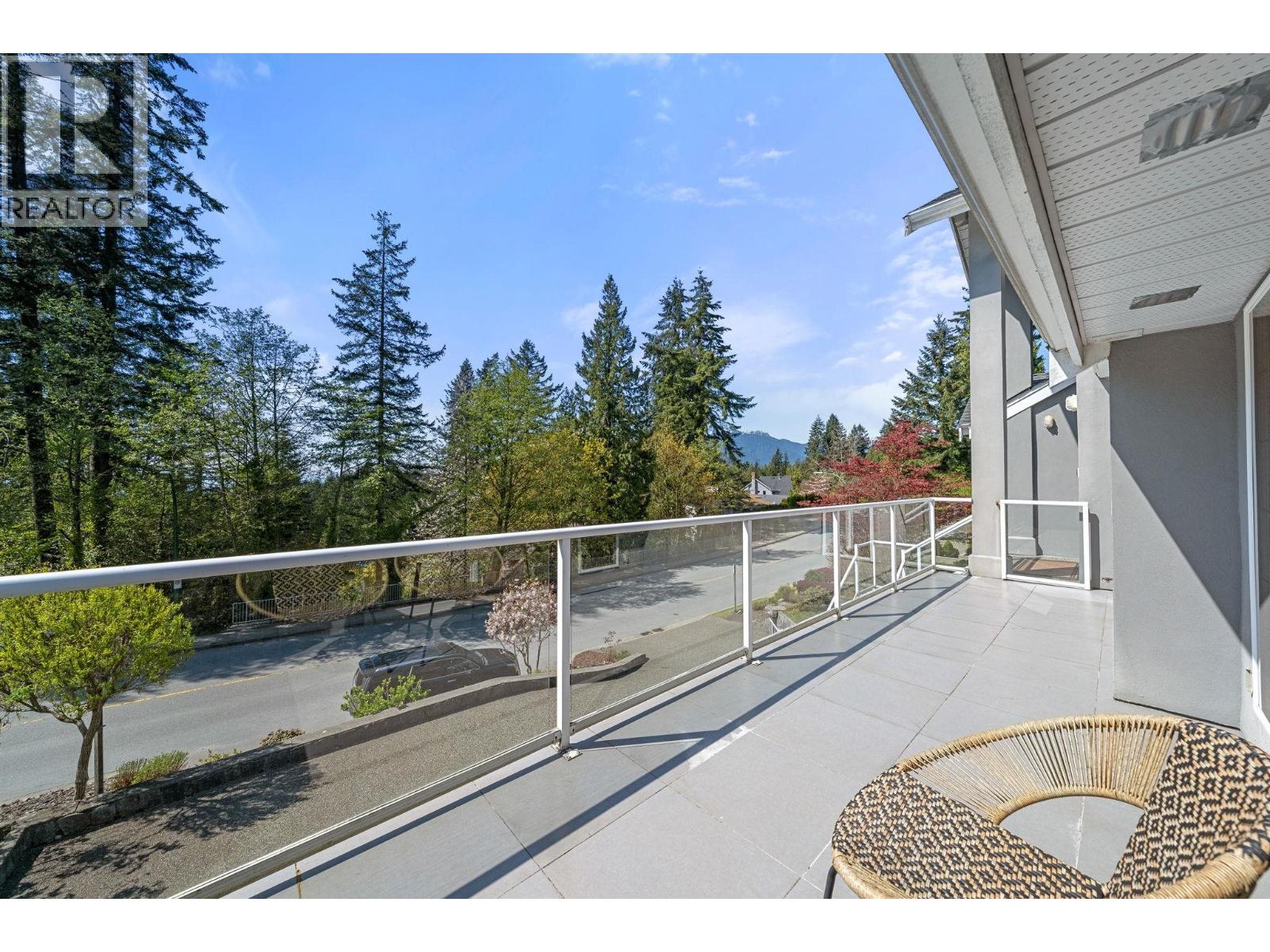 Photo 12 of 192 Montroyal Boulevard, North Vancouver BC