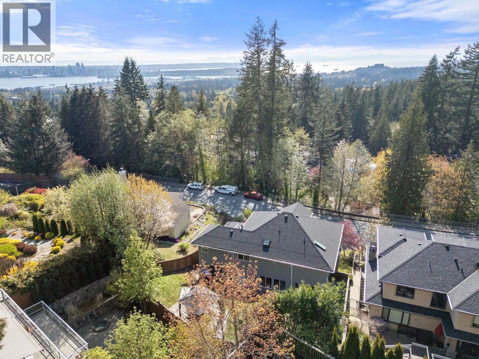 Photo 37 of 192 Montroyal Boulevard, North Vancouver BC