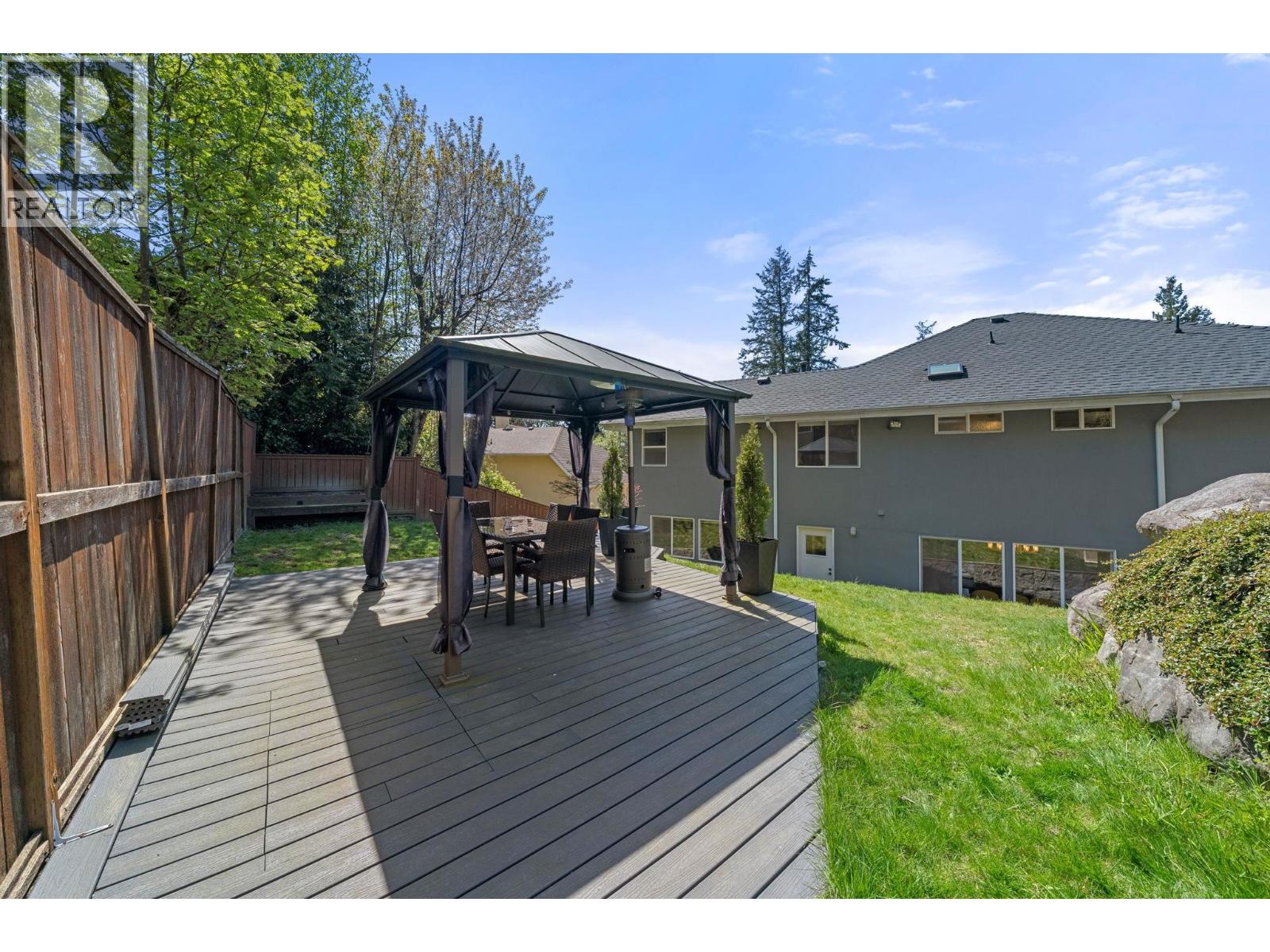 Photo 4 of 192 Montroyal Boulevard, North Vancouver BC
