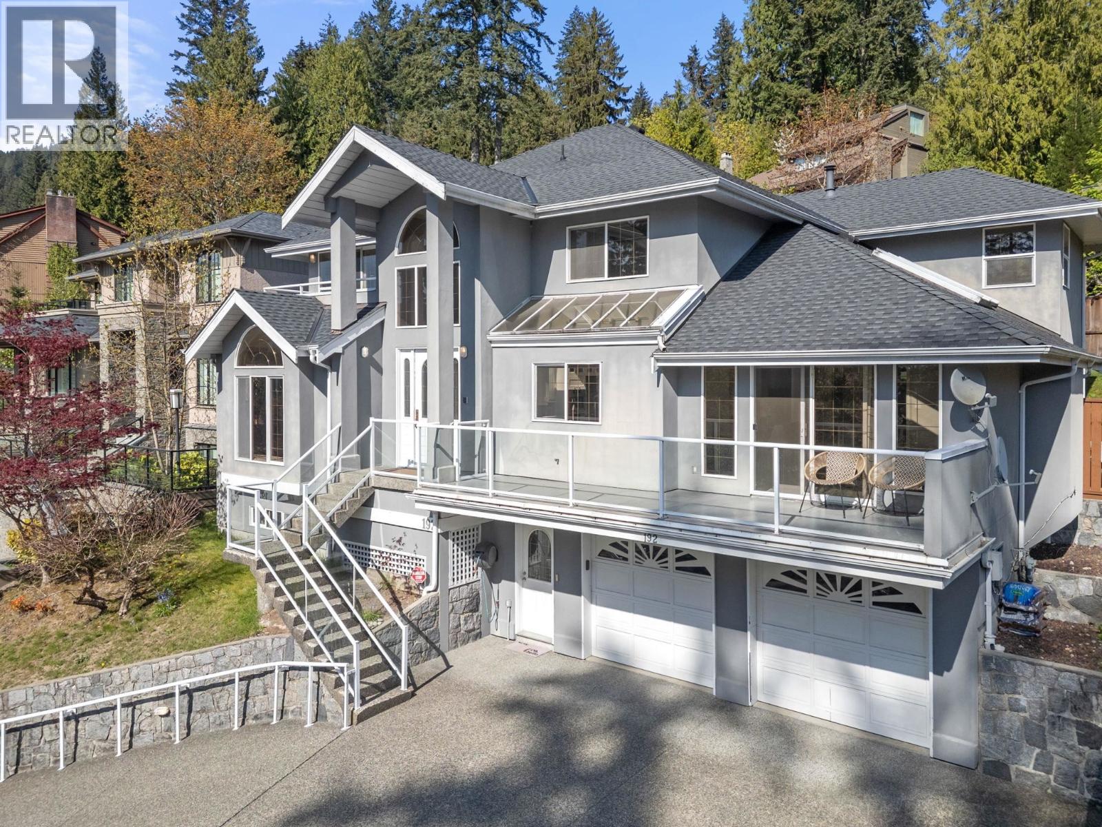 Photo 5 of 192 Montroyal Boulevard, North Vancouver BC