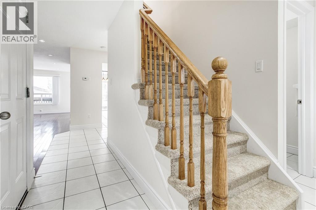 Photo 7 of 40 Hawkins Drive, Cambridge ON