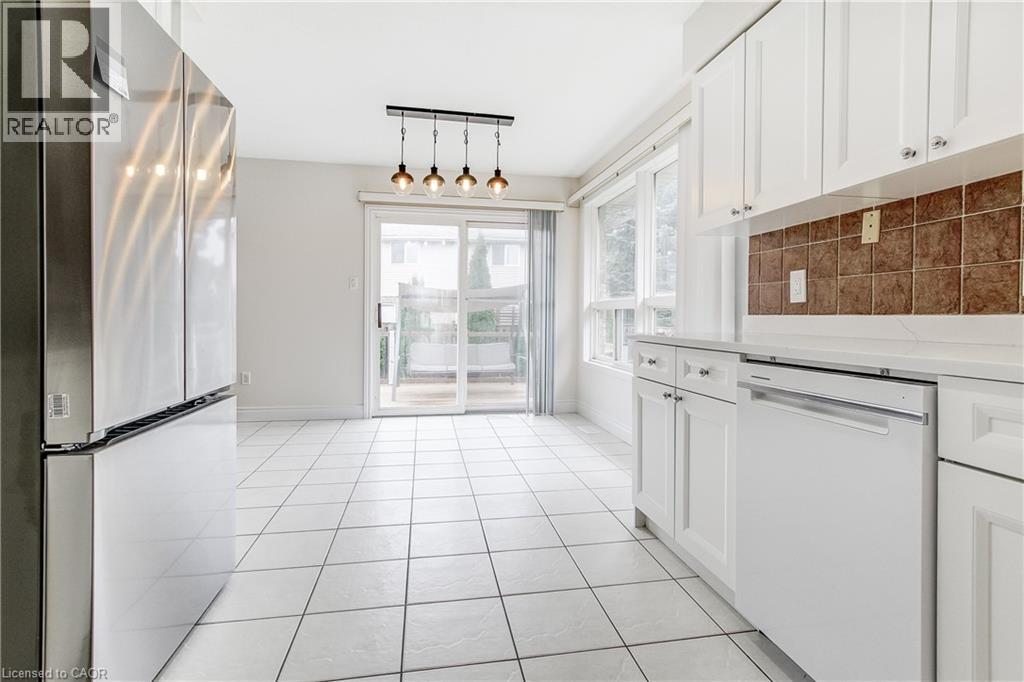 Photo 10 of 40 Hawkins Drive, Cambridge ON
