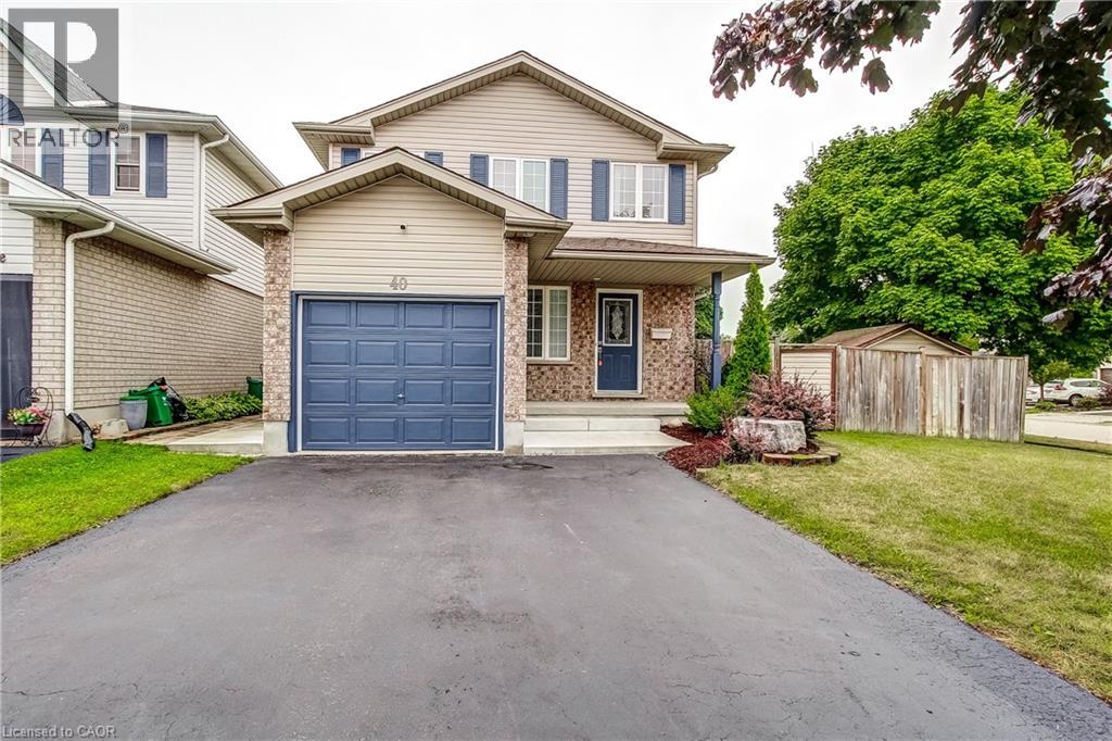 Photo 3 of 40 Hawkins Drive, Cambridge ON