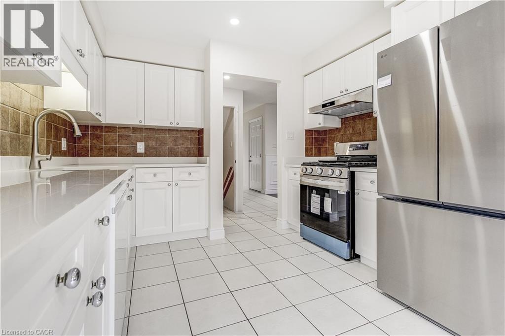 Photo 11 of 40 Hawkins Drive, Cambridge ON